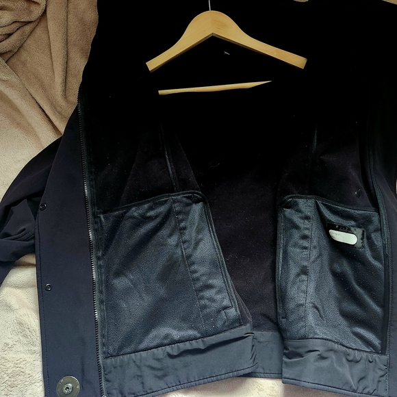 Lululemon Audrey Jacket Sz M Softshell Wind Rain Fitted Silhouette Black - Picture 9 of 15